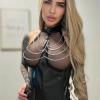 Blonde Lena, mit einer klatschnassen Muschi. Bild