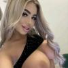 Sandra – blond, mit dicken Silikon Titten. Bild